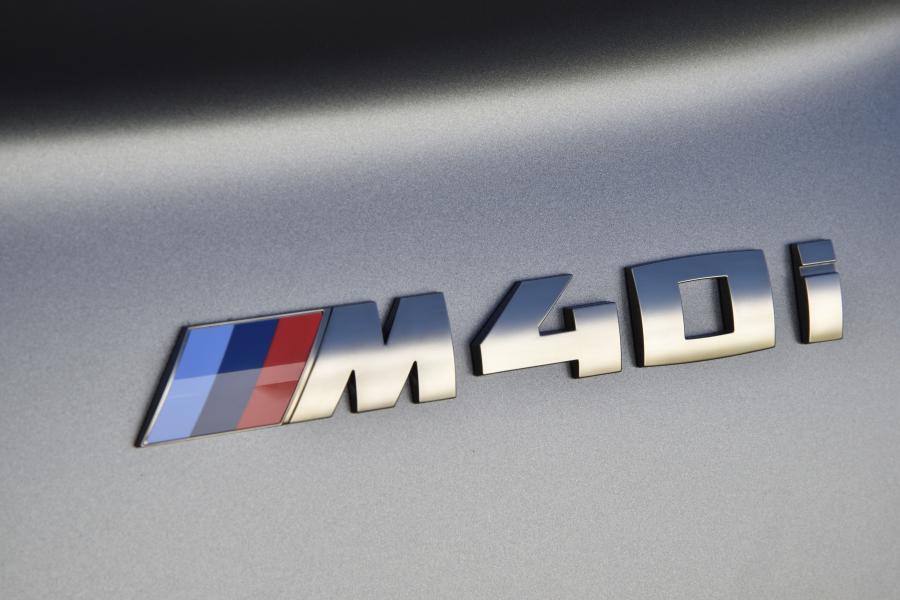 Логотип BMW Z4 M40i (G29) 2018 года  (WW) (фото 155 из 179)